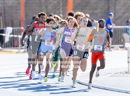 Thumbnail 1 in UF Relays (Saturday - 4 x 800 Meter Heat 1) photogallery.