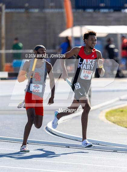 Thumbnail 3 in UF Relays (Saturday - 4 x 800 Meter Heat 1) photogallery.