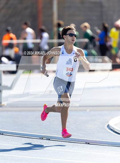 Thumbnail 2 in UF Relays (Saturday - 4 x 800 Meter Heat 1) photogallery.
