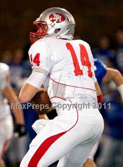 Thumbnail 1 in Highlands vs. Dixie Heights (KHSAA Class 5A Commonwealth Gridiron Bowl) photogallery.