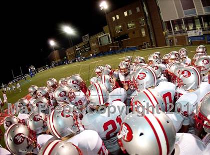 Thumbnail 1 in Highlands vs. Dixie Heights (KHSAA Class 5A Commonwealth Gridiron Bowl) photogallery.