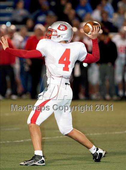 Thumbnail 3 in Highlands vs. Dixie Heights (KHSAA Class 5A Commonwealth Gridiron Bowl) photogallery.