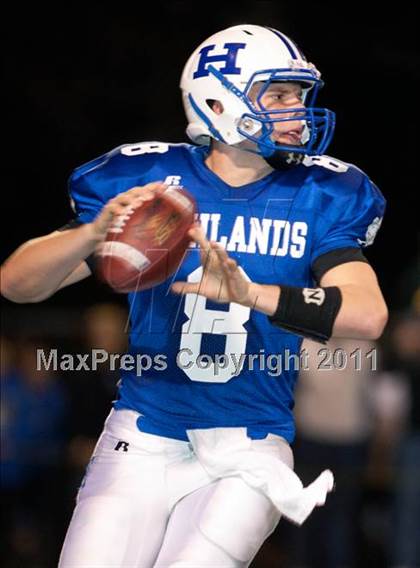 Thumbnail 2 in Highlands vs. Dixie Heights (KHSAA Class 5A Commonwealth Gridiron Bowl) photogallery.