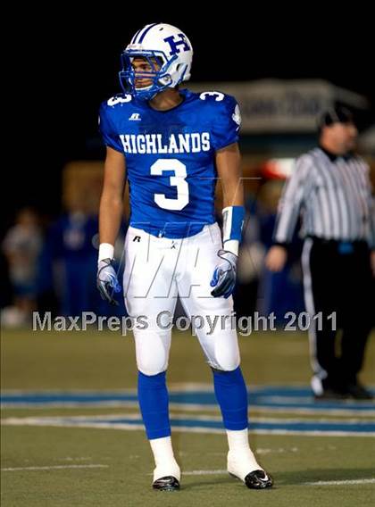 Thumbnail 1 in Highlands vs. Dixie Heights (KHSAA Class 5A Commonwealth Gridiron Bowl) photogallery.