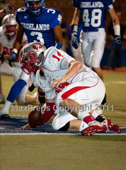Thumbnail 3 in Highlands vs. Dixie Heights (KHSAA Class 5A Commonwealth Gridiron Bowl) photogallery.