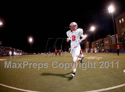 Thumbnail 2 in Highlands vs. Dixie Heights (KHSAA Class 5A Commonwealth Gridiron Bowl) photogallery.