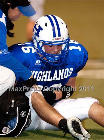 Thumbnail 2 in Highlands vs. Dixie Heights (KHSAA Class 5A Commonwealth Gridiron Bowl) photogallery.