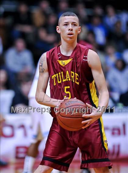 Thumbnail 2 in Tulare Union vs. Clovis North (CIF CS D2 Final) photogallery.