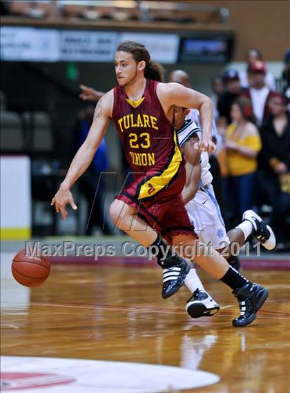 Thumbnail 2 in Tulare Union vs. Clovis North (CIF CS D2 Final) photogallery.