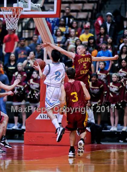 Thumbnail 3 in Tulare Union vs. Clovis North (CIF CS D2 Final) photogallery.