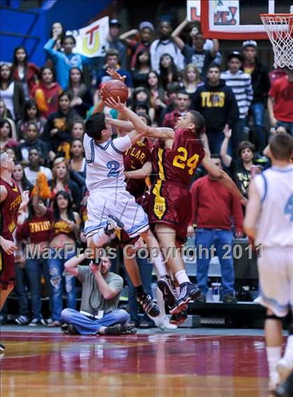 Thumbnail 3 in Tulare Union vs. Clovis North (CIF CS D2 Final) photogallery.