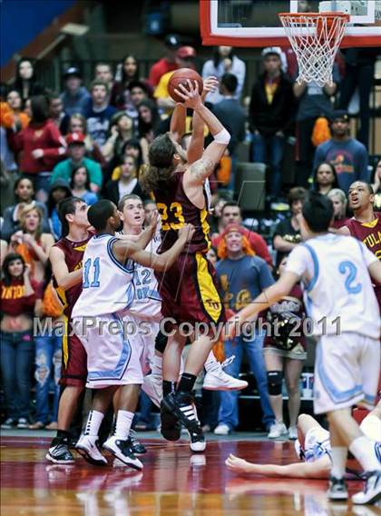 Thumbnail 2 in Tulare Union vs. Clovis North (CIF CS D2 Final) photogallery.