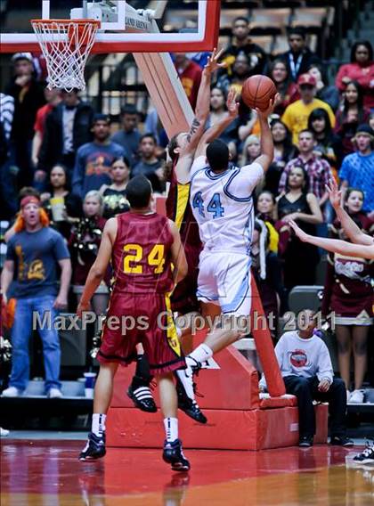 Thumbnail 1 in Tulare Union vs. Clovis North (CIF CS D2 Final) photogallery.