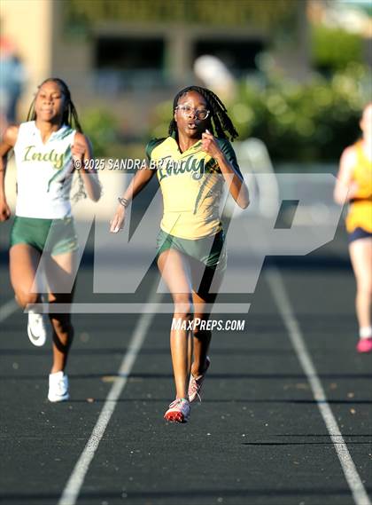 Thumbnail 1 in Independence Track Meet photogallery.