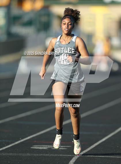 Thumbnail 3 in Independence Track Meet photogallery.