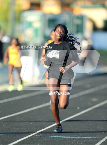 Thumbnail 2 in Independence Track Meet photogallery.