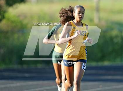 Thumbnail 2 in Independence Track Meet photogallery.