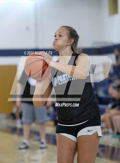 Thumbnail 1 in Teays Valley vs Hilliard Darby (Scrimmage) photogallery.