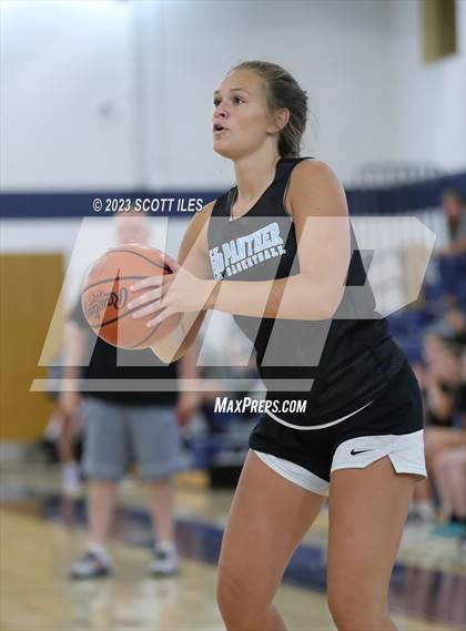 Thumbnail 3 in Teays Valley vs Hilliard Darby (Scrimmage) photogallery.