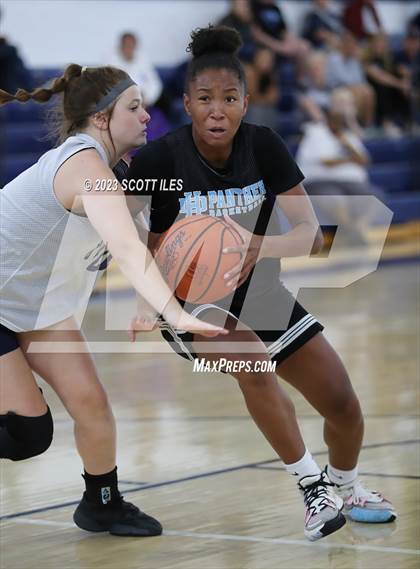 Thumbnail 1 in Teays Valley vs Hilliard Darby (Scrimmage) photogallery.