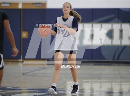 Thumbnail 1 in Teays Valley vs Hilliard Darby (Scrimmage) photogallery.