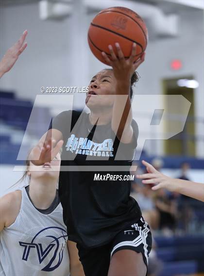 Thumbnail 2 in Teays Valley vs Hilliard Darby (Scrimmage) photogallery.