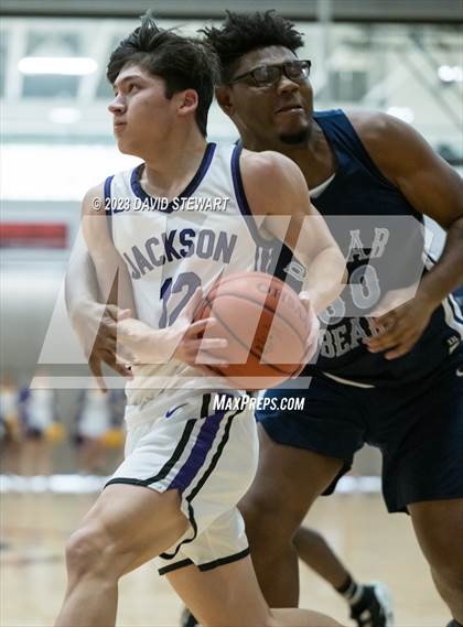 Thumbnail 3 in Jackson vs. Woodward photogallery.