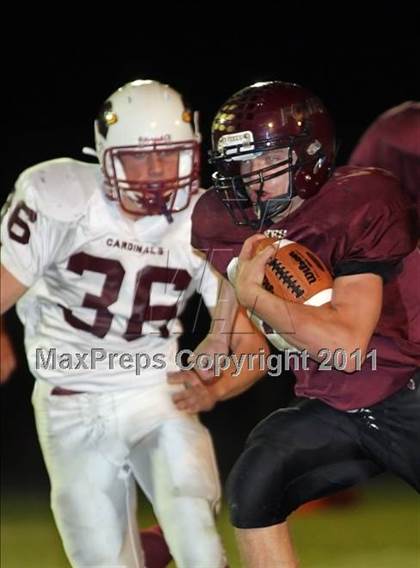 Thumbnail 1 in Mayville @ Omro photogallery.