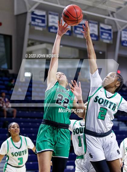Thumbnail 3 in Fort Wayne South Side vs. Concord (PSM Holiday Shootout) photogallery.