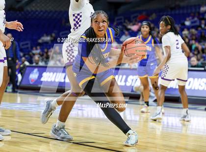 Thumbnail 1 in Lincoln vs. La Vega (UIL 4A Basketball Semifinal) photogallery.