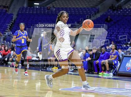 Thumbnail 3 in Lincoln vs. La Vega (UIL 4A Basketball Semifinal) photogallery.
