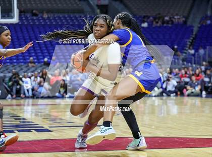 Thumbnail 3 in Lincoln vs. La Vega (UIL 4A Basketball Semifinal) photogallery.