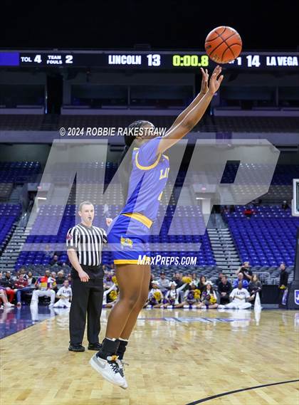 Thumbnail 1 in Lincoln vs. La Vega (UIL 4A Basketball Semifinal) photogallery.