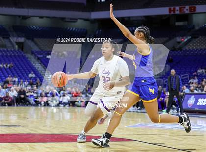 Thumbnail 3 in Lincoln vs. La Vega (UIL 4A Basketball Semifinal) photogallery.