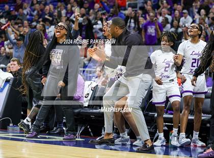 Thumbnail 1 in Lincoln vs. La Vega (UIL 4A Basketball Semifinal) photogallery.