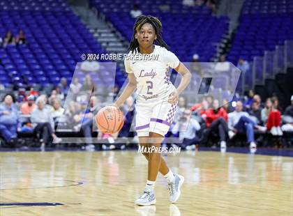 Thumbnail 3 in Lincoln vs. La Vega (UIL 4A Basketball Semifinal) photogallery.
