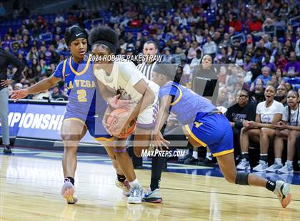 Thumbnail 3 in Lincoln vs. La Vega (UIL 4A Basketball Semifinal) photogallery.