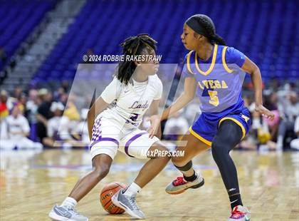 Thumbnail 1 in Lincoln vs. La Vega (UIL 4A Basketball Semifinal) photogallery.