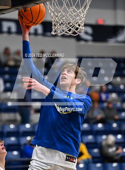 Thumbnail 2 in Harrison vs Greenwood photogallery.
