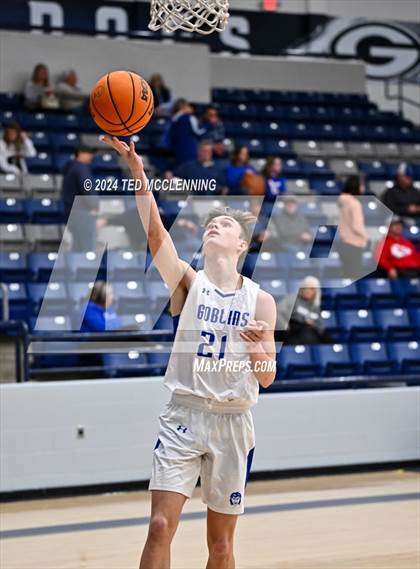 Thumbnail 1 in Harrison vs Greenwood photogallery.