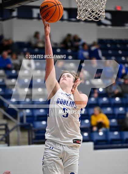 Thumbnail 2 in Harrison vs Greenwood photogallery.