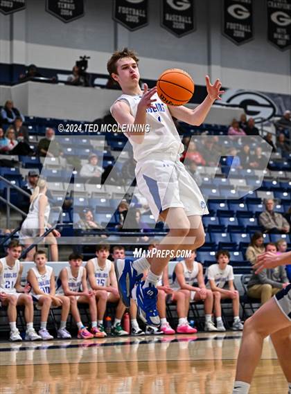 Thumbnail 2 in Harrison vs Greenwood photogallery.