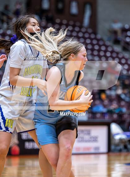 Thumbnail 1 in Piute vs. Monument Valley (UHSAA 1A 5th/7th Place) photogallery.