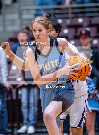 Thumbnail 3 in Piute vs. Monument Valley (UHSAA 1A 5th/7th Place) photogallery.