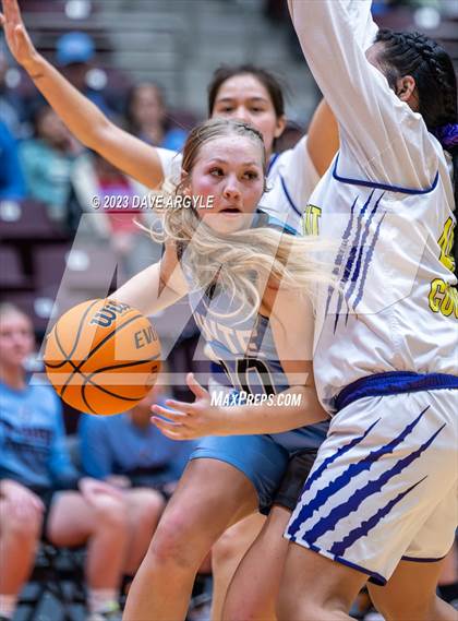 Thumbnail 1 in Piute vs. Monument Valley (UHSAA 1A 5th/7th Place) photogallery.