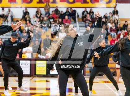 Thumbnail 2 in Royal @ Simi Valley photogallery.