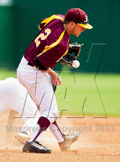 Thumbnail 3 in Deer Park vs Kempner (UIL 5A Region 3 Area Playoff) photogallery.