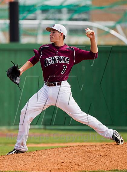 Thumbnail 3 in Deer Park vs Kempner (UIL 5A Region 3 Area Playoff) photogallery.