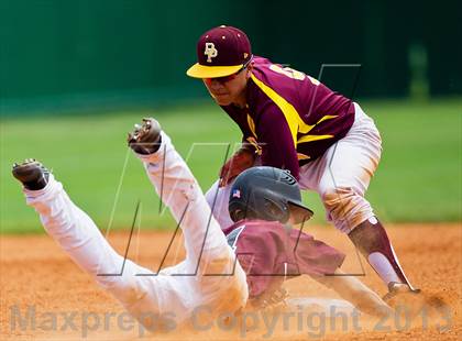 Thumbnail 2 in Deer Park vs Kempner (UIL 5A Region 3 Area Playoff) photogallery.