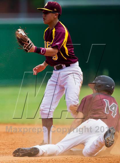 Thumbnail 1 in Deer Park vs Kempner (UIL 5A Region 3 Area Playoff) photogallery.